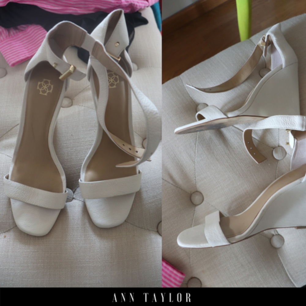 ANN TAYLOR CREAM DOUBLE STRAP WEDGES